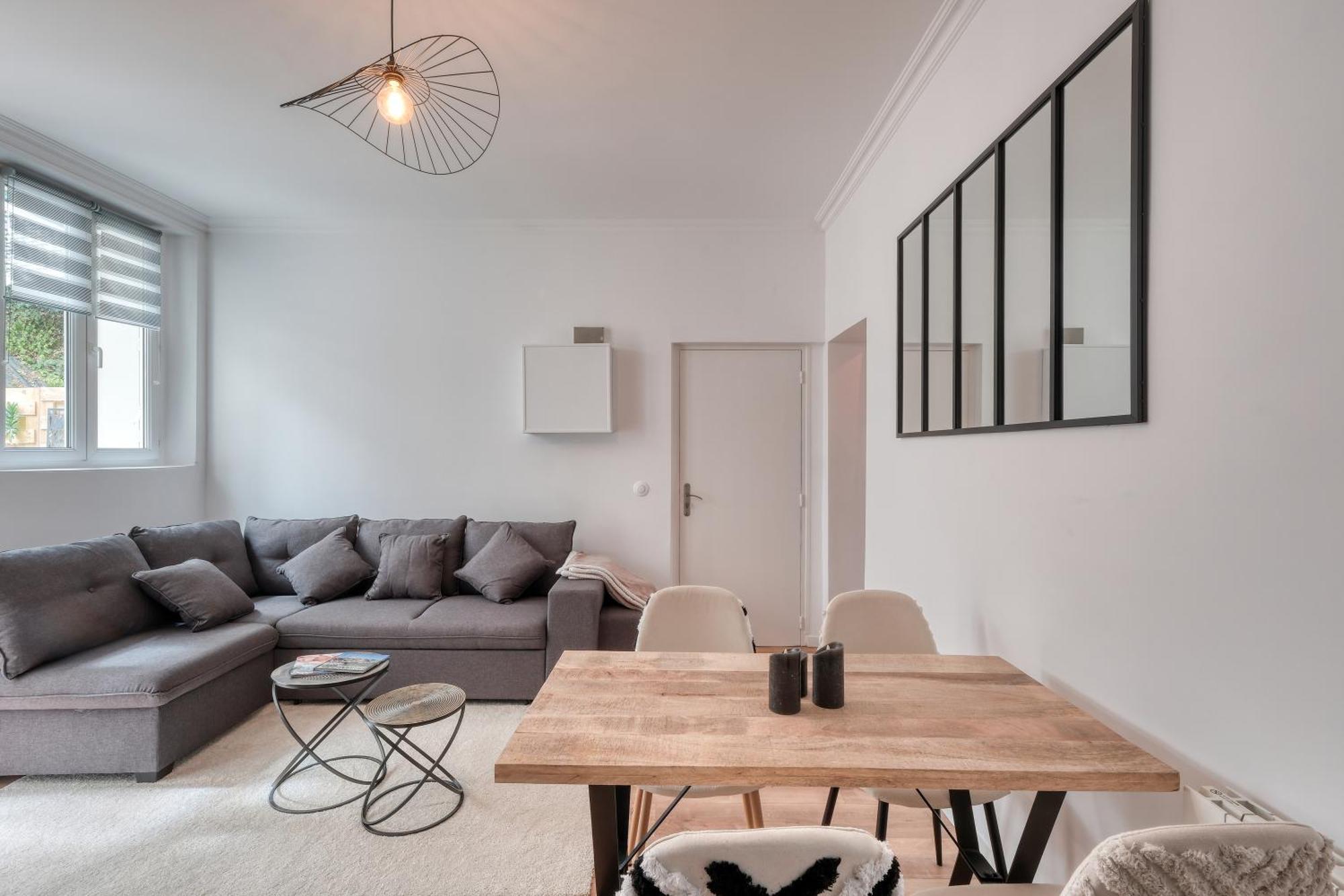 Apartamento Superbe 2 Pieces Avec Jacuzzi Privatif Face Gare Proche Cathedrale Chartres Exterior foto
